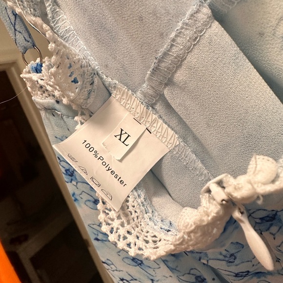 Dress
Size XL - Picture 2 of 2